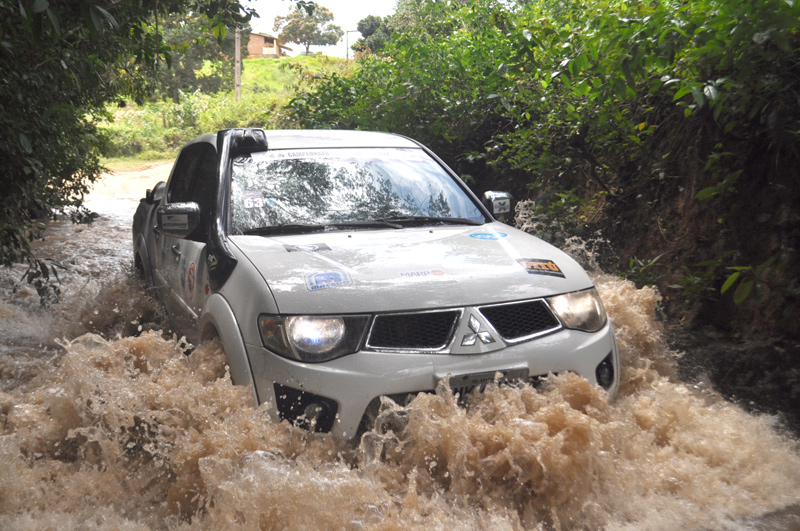 Muita adrenalina na 2 etapa do Sergipano de Rally em Socorro- SE